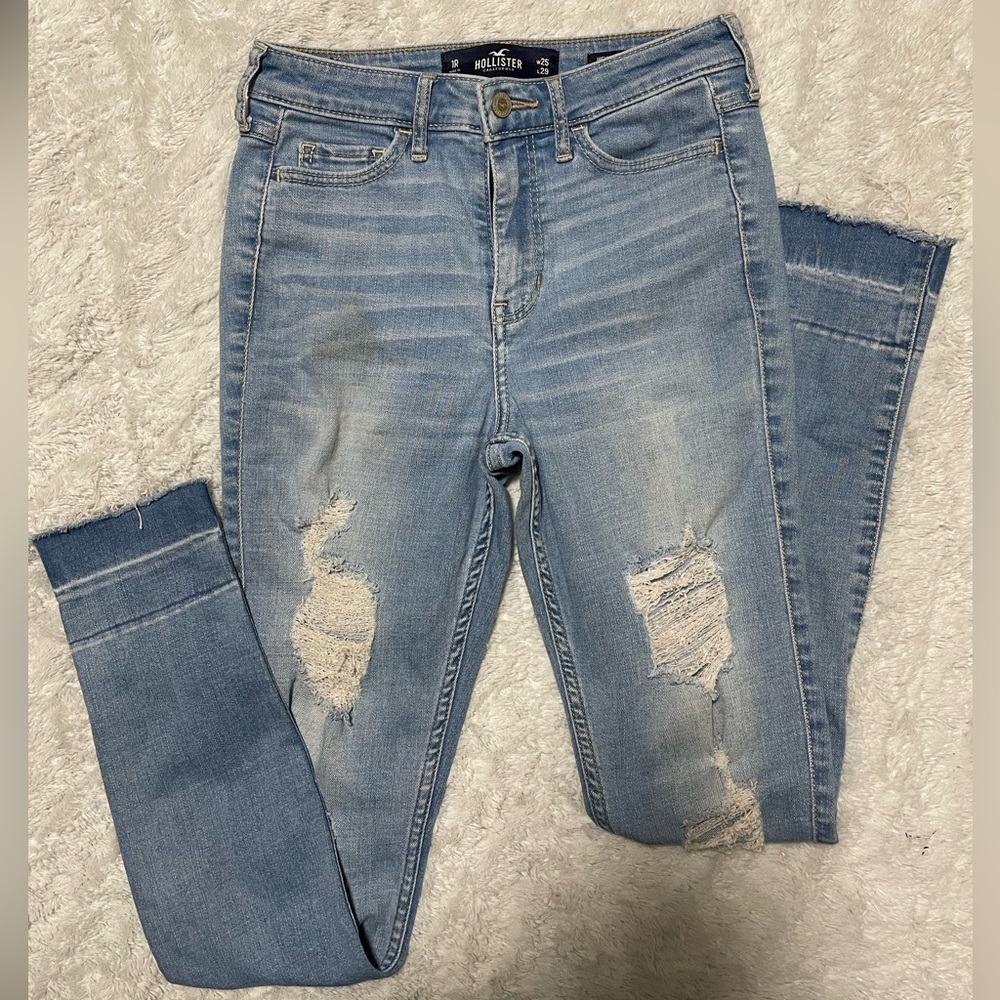 Hollister Shape Love 5 Pocket High Rise Super Skinny Ripped Light Wash Jeans